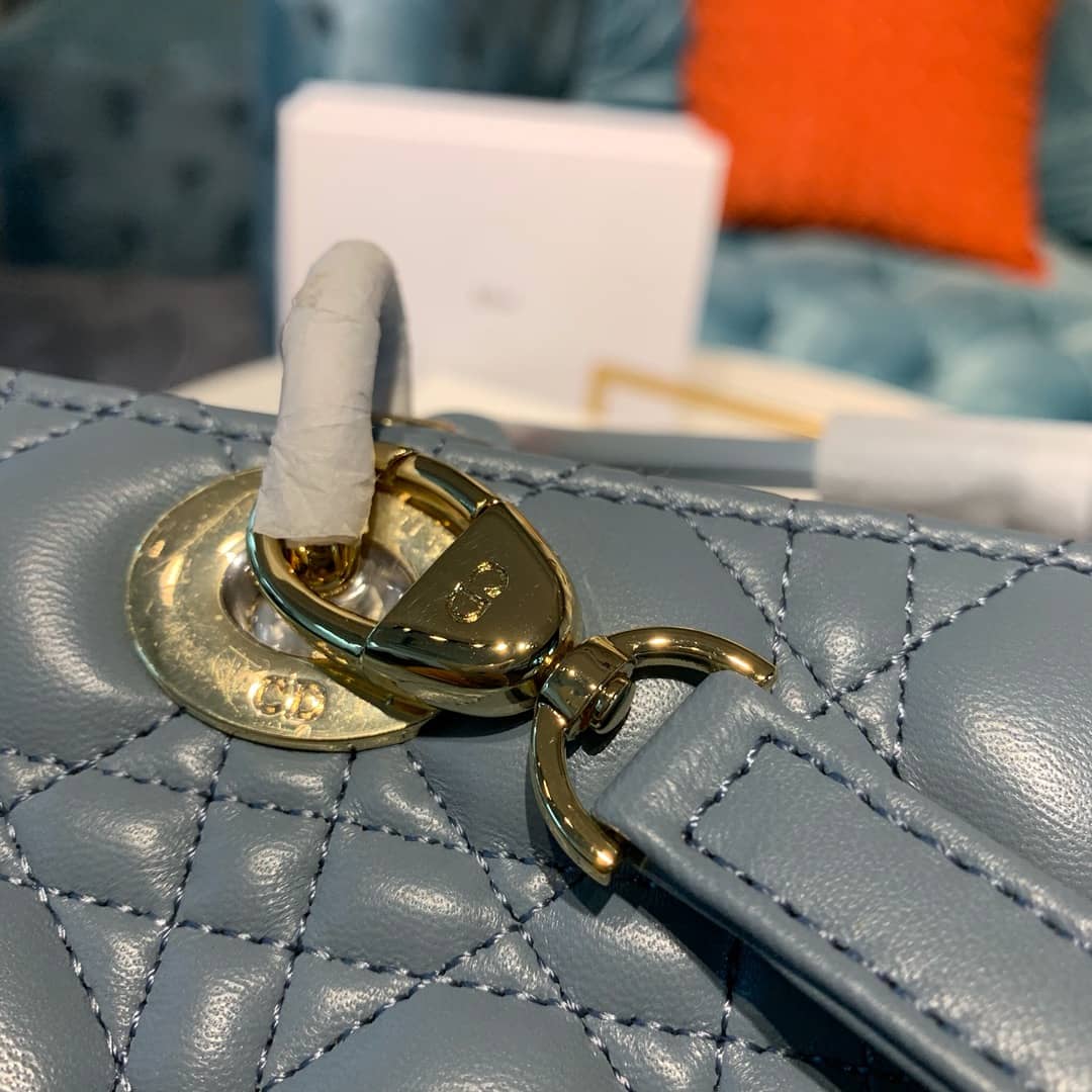 Chr1st1an D10r Lady D10r 24CM Replica Bag