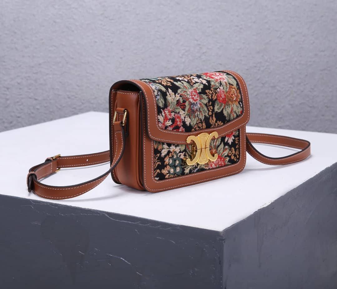 Ce1i*e Bag Dupe Triomphe Teen 18.5cm