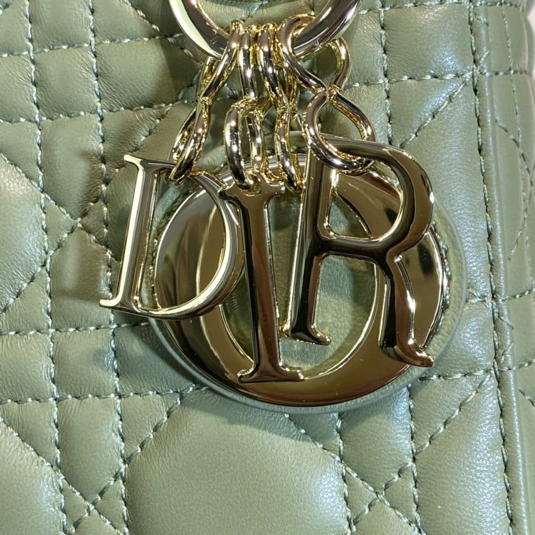 Chr1st1an D10r Lady D10r 17CM Replica Bag