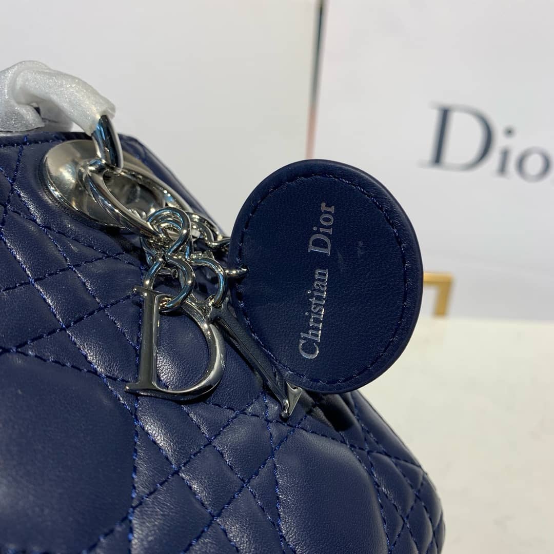 Chr1st1an D10r Lady D10r 17CM Replica Bag