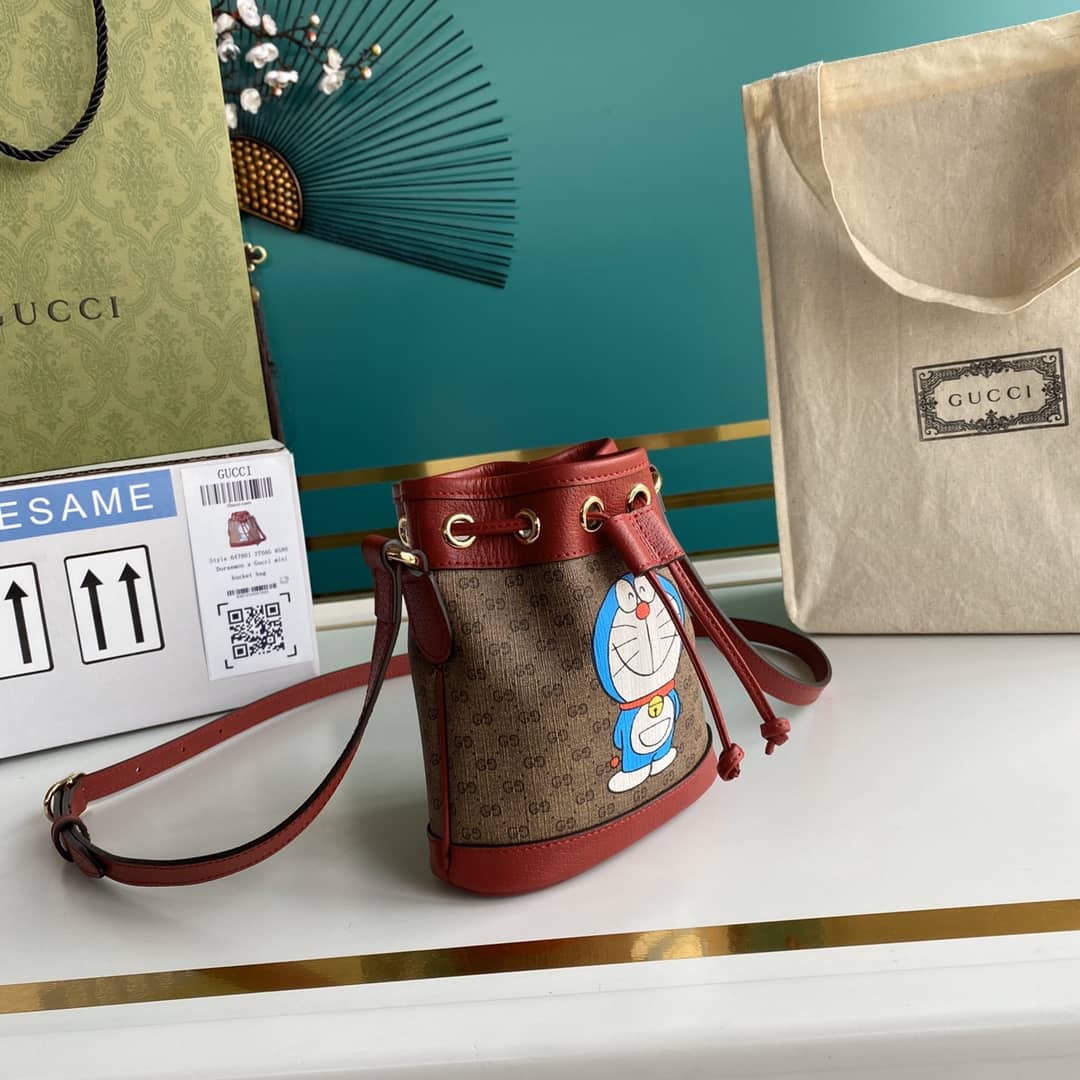 Gvc*1 Doraemon X Gvc*1 Mini Bucket Bag Replica 647801