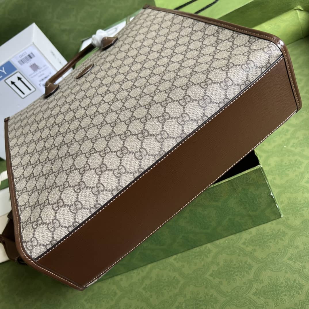 Gvc*1 Interlocking G Medium Tote Replica 674155