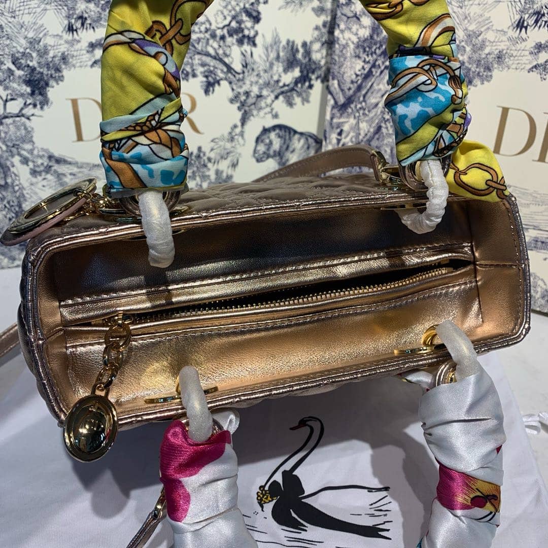 Chr1st1an D10r Lady D10r 24CM Replica Bag