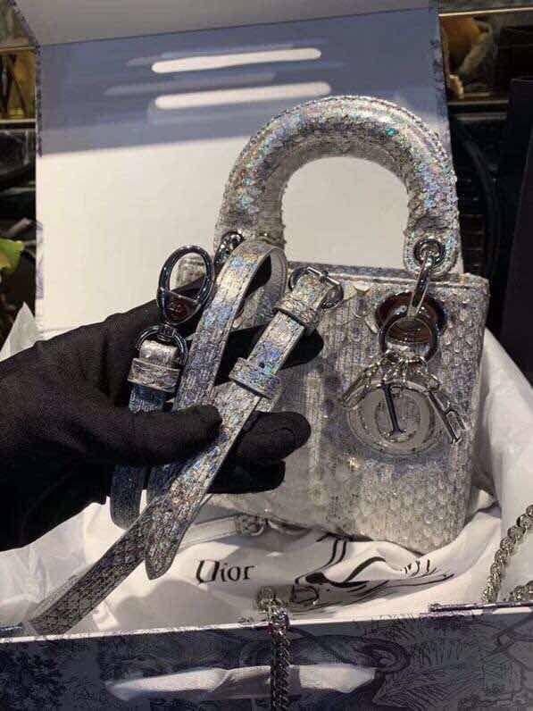 Chr1st1an D10r Lady D10r 17CM Replica Bag