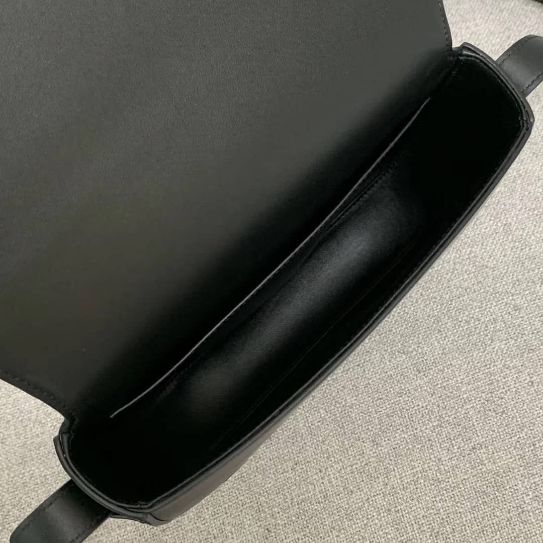 Ce1i*e Triomphe Bag Dupe Medium Maillon Triomphe Calfskin Replica Bag