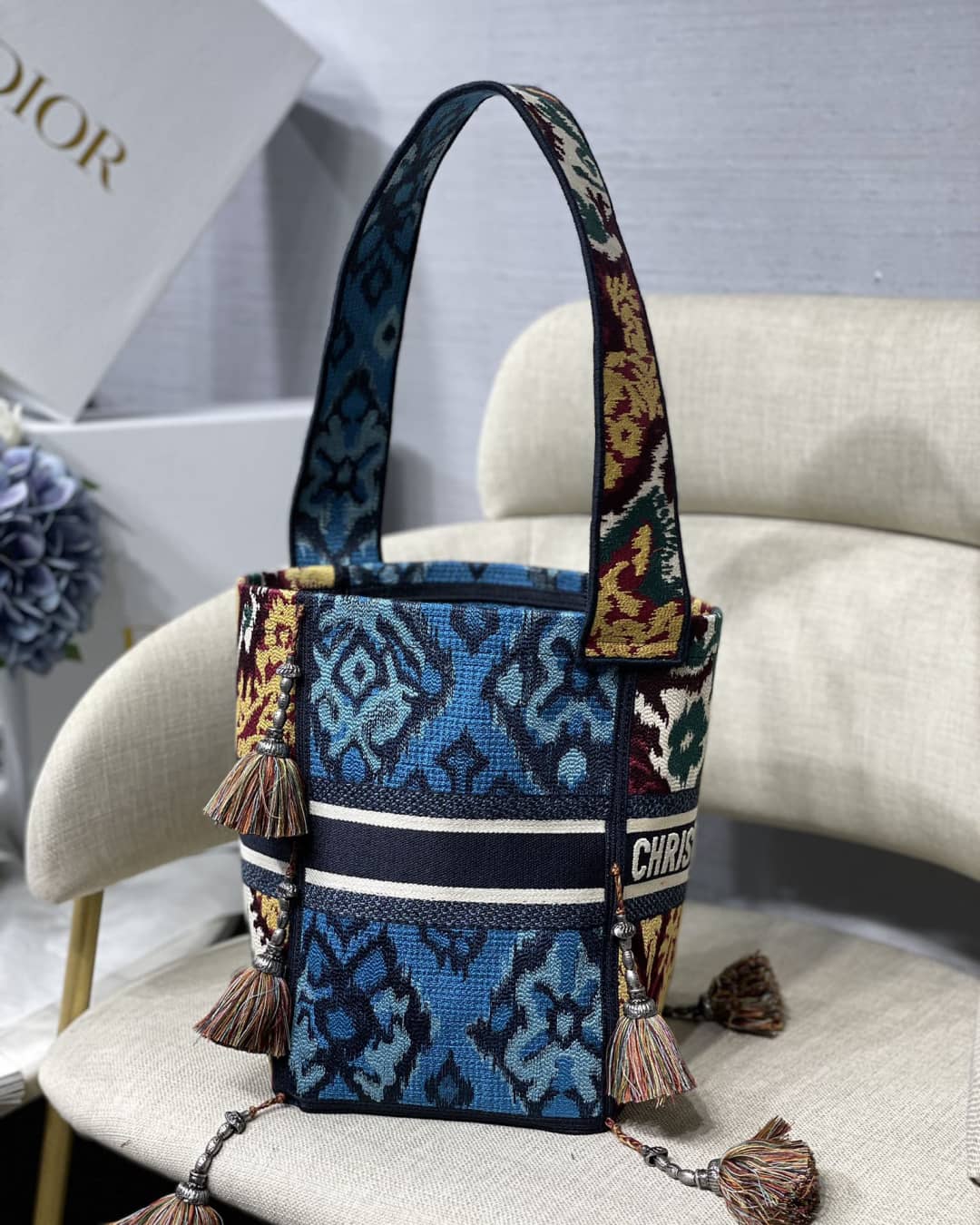 Chr1st1an D10r CD Bubble Embroidered Replica Bucket Bag