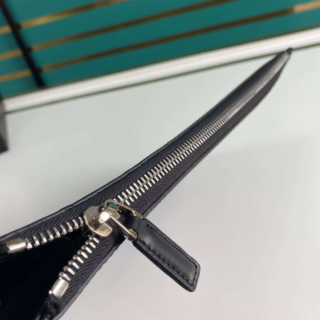 Gvc*1 Mens Signature Soft Pouch Replica 473950