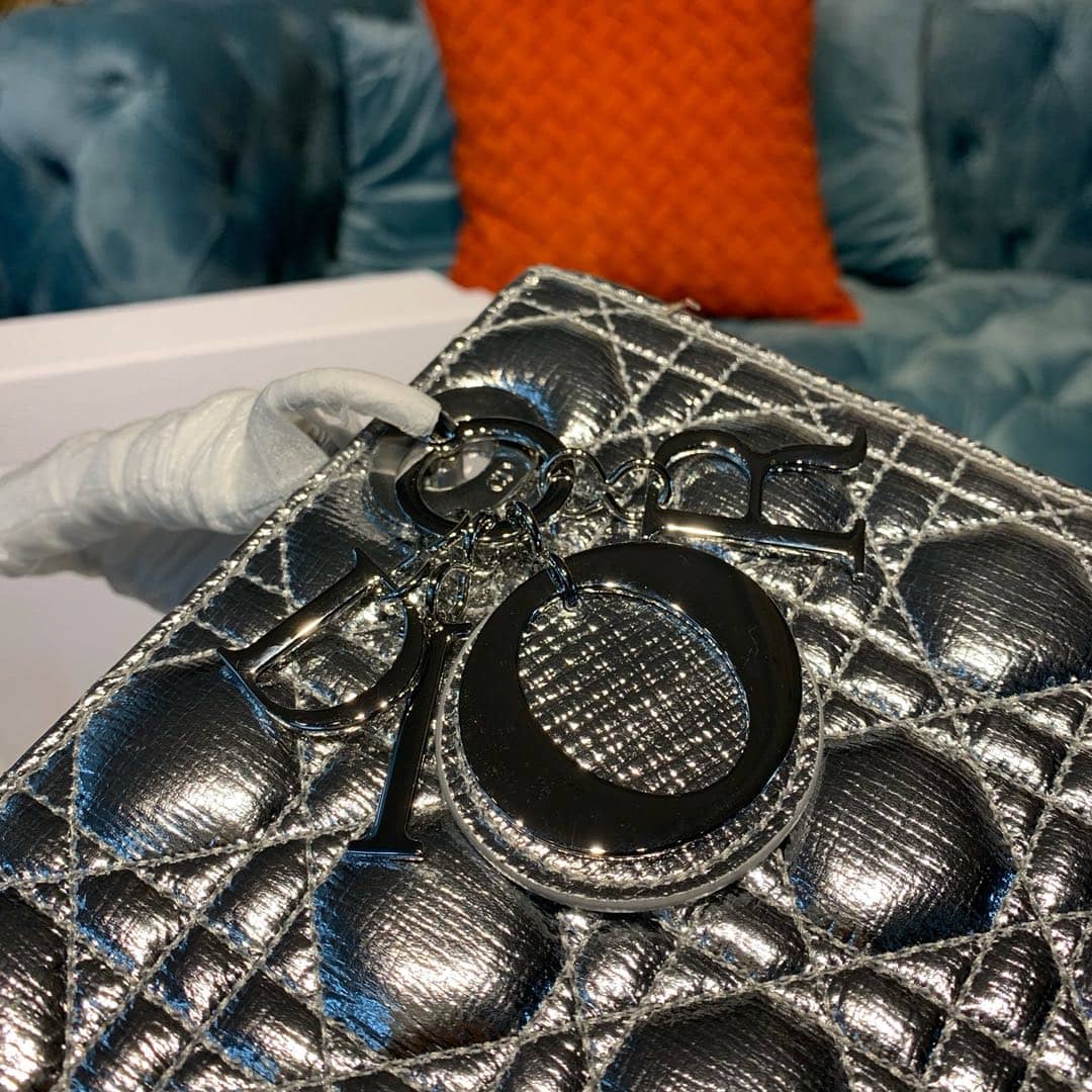 Chr1st1an D10r Lady D10r 24CM Replica Bag