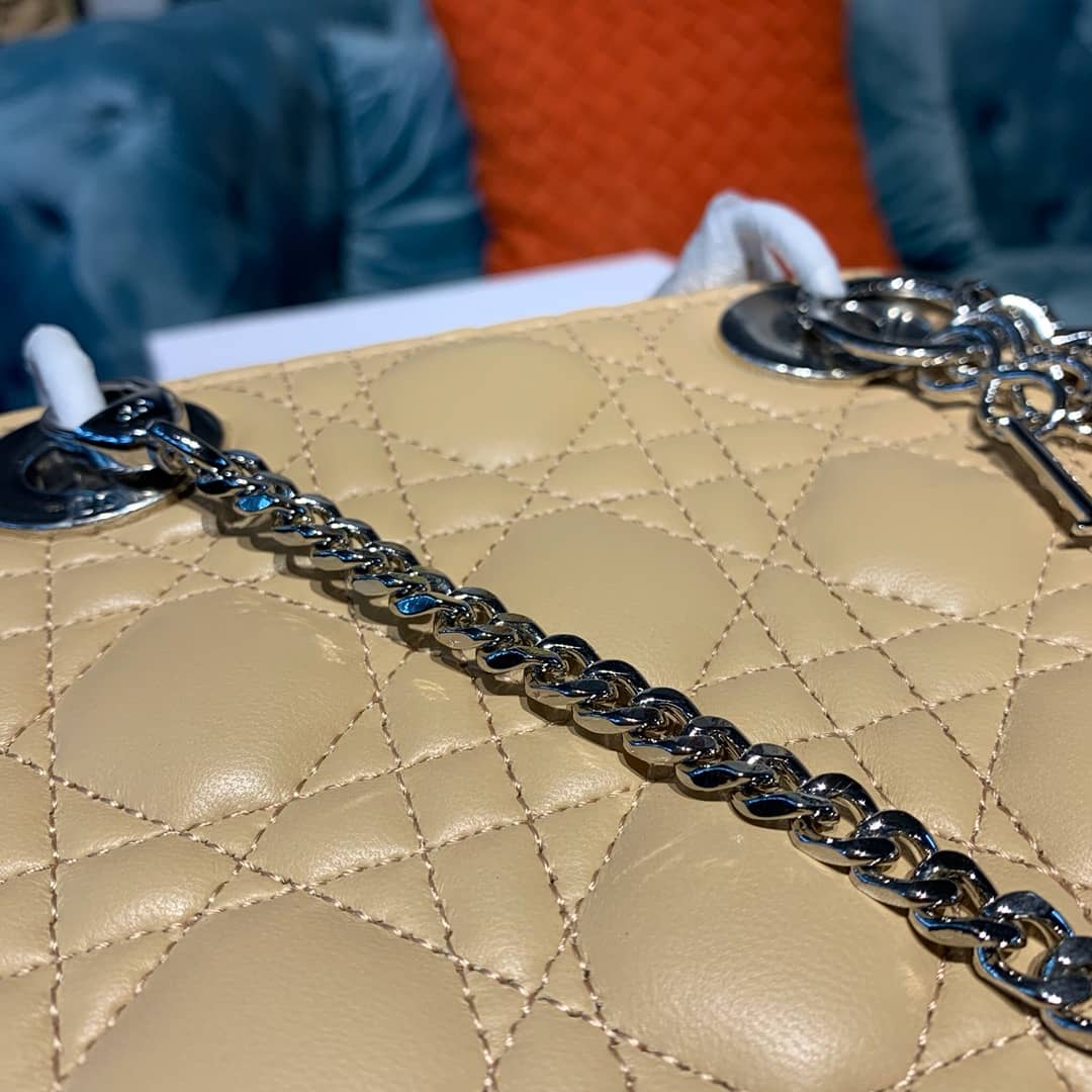 Chr1st1an D10r Lady D10r 17CM Replica Bag