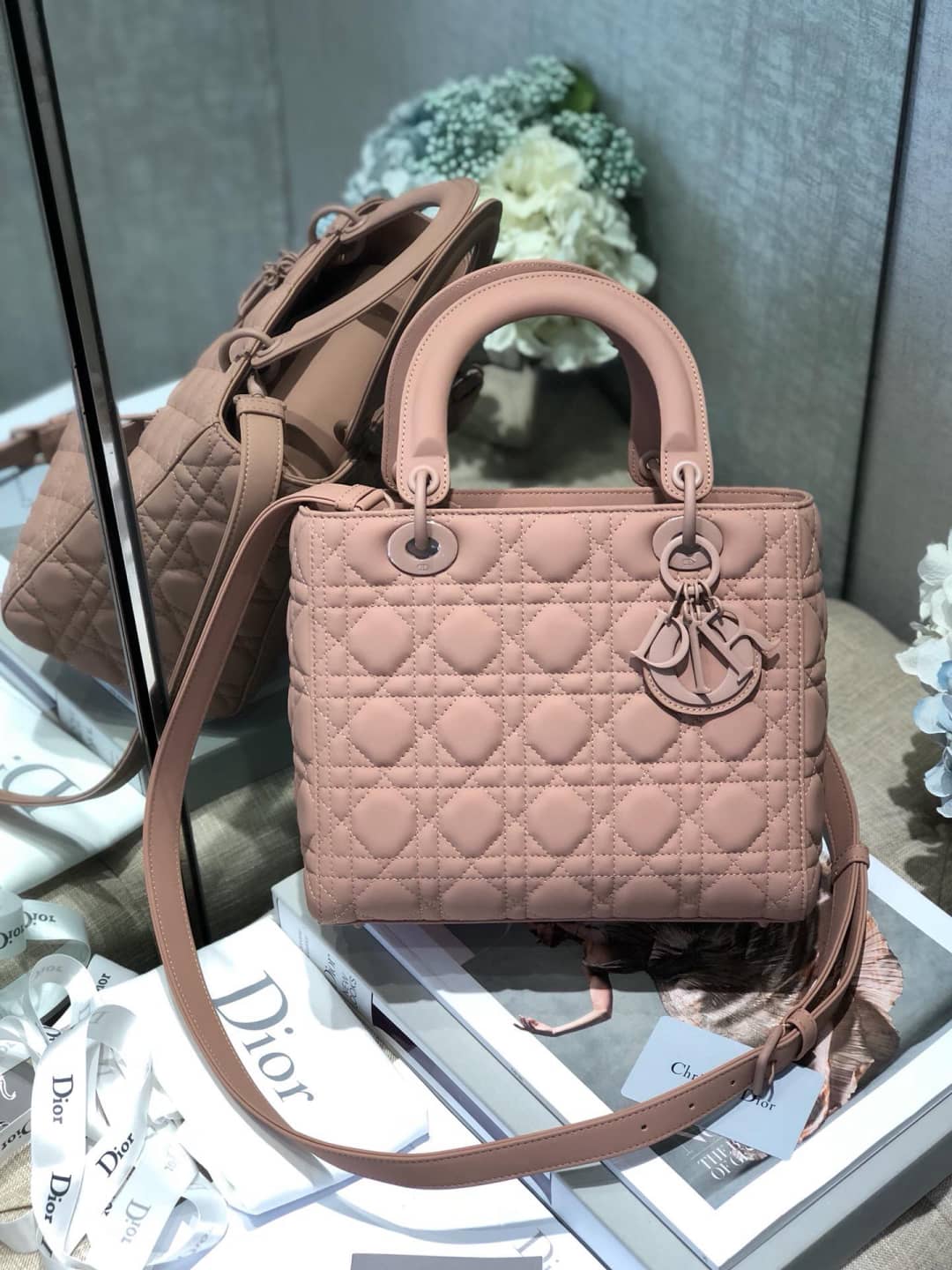 Chr1st1an D10r Lady D10r 24CM Replica Bag