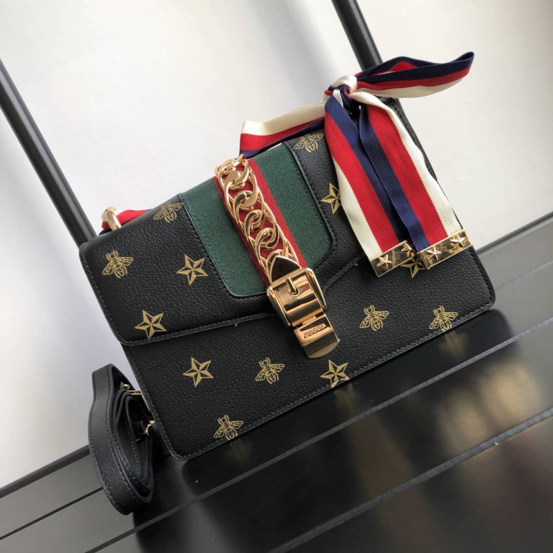 Gvc*1 Sylvie Small Leather Shoulder Bag Replica Black 524405