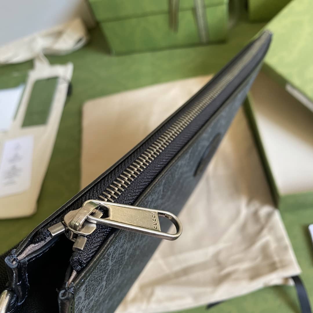 Gvc*1 GG Svp*me Pouch Replica 672953