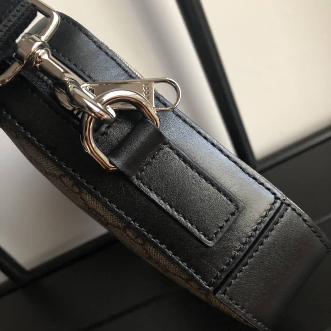 Gvc*1 GG Svp*me Wash Bag Replica Brown 495562