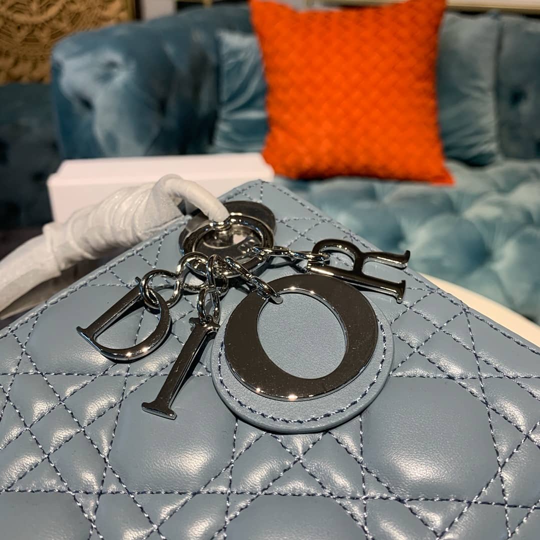 Chr1st1an D10r Lady D10r 17CM Replica Bag