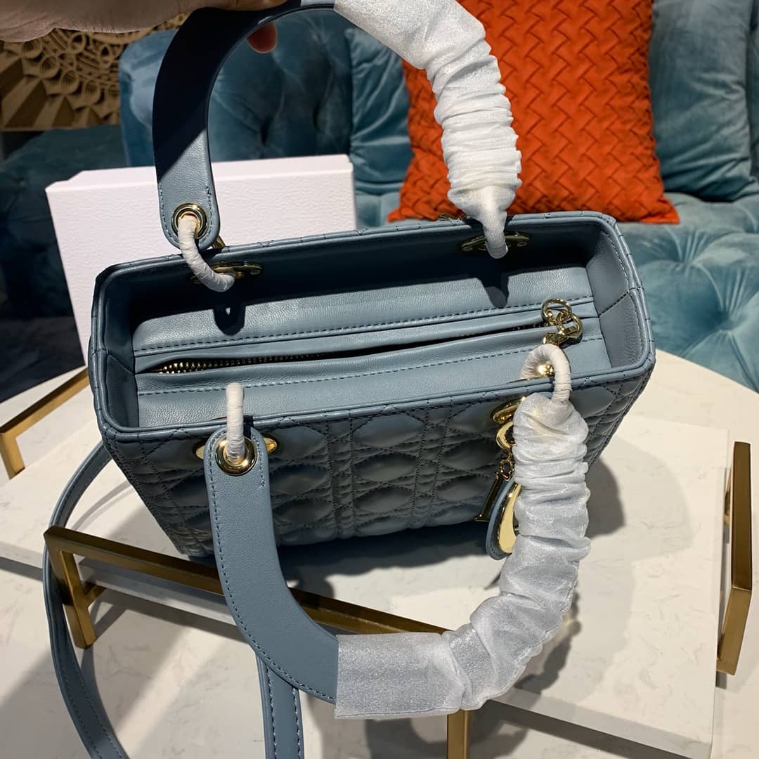 Chr1st1an D10r Lady D10r 24CM Replica Bag