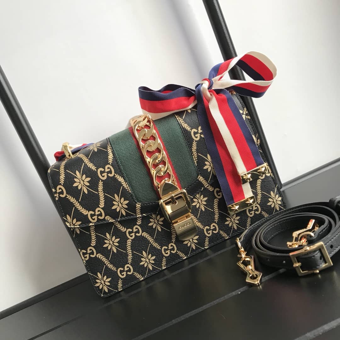 Gvc*1 Sylvie Small Leather Shoulder Bag Replica Black 524405