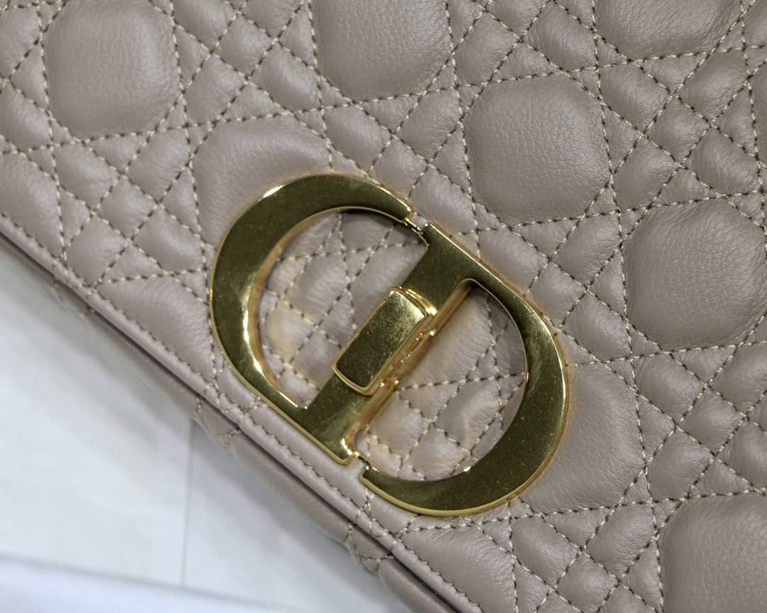 Chr1st1an D10r Caro Replica Bag