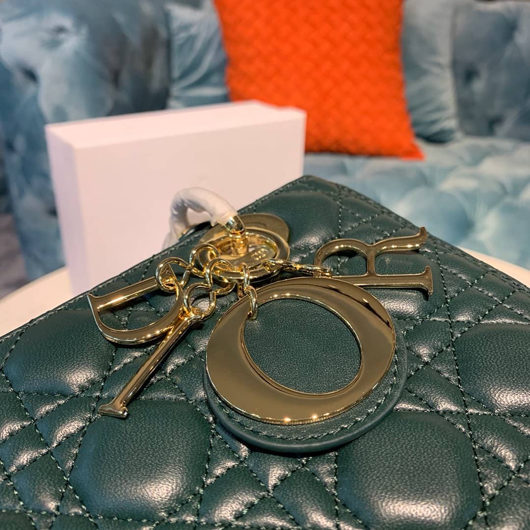 Chr1st1an D10r Lady D10r 24CM Replica Bag