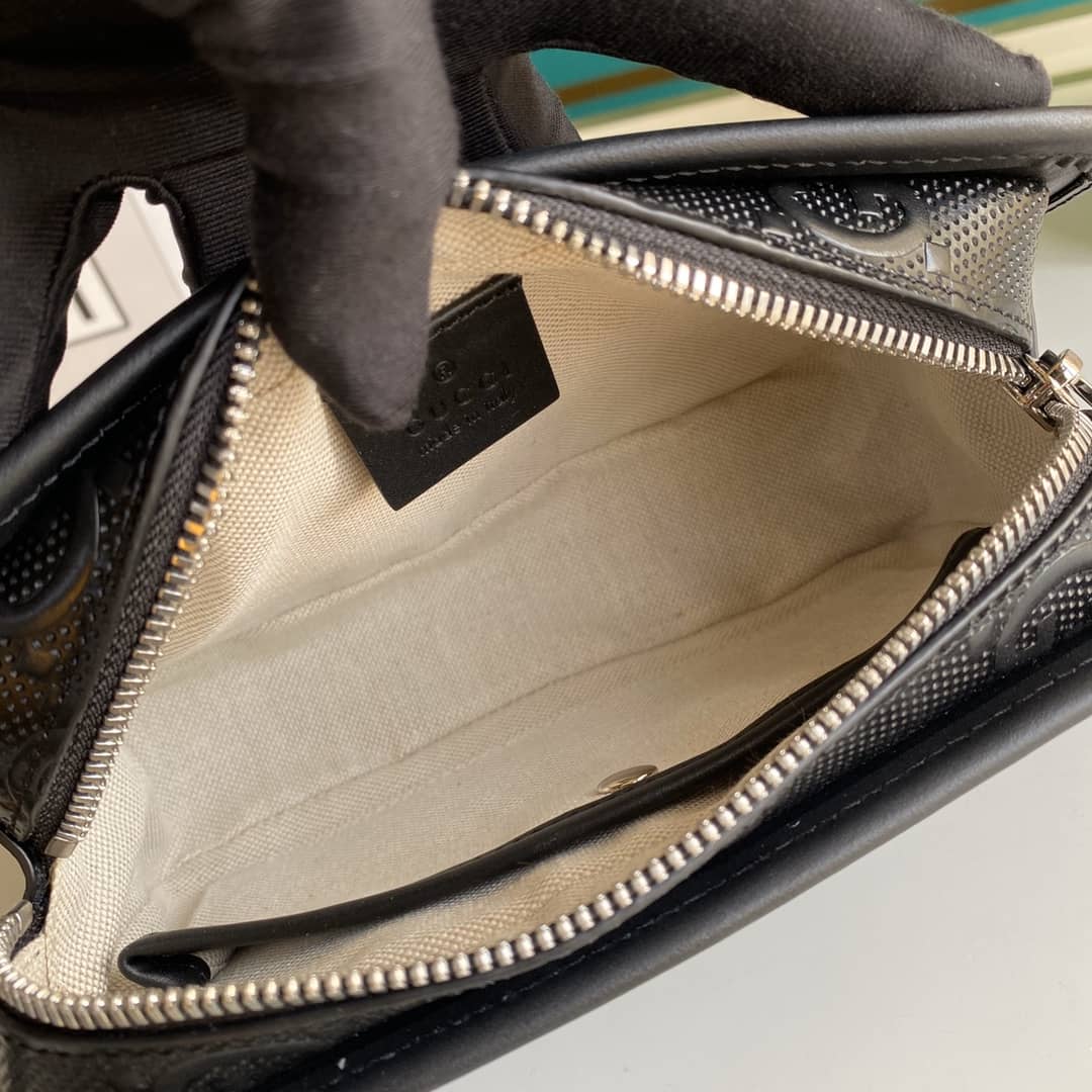 Gvc*1 GG Embossed Cosmetic Case Replica 627470