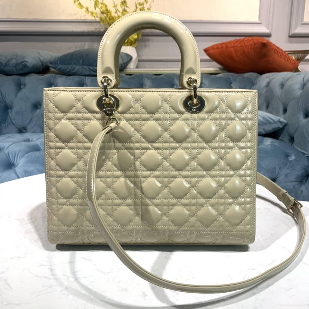 Chr1st1an D10r Lady D10r 32CM Replica Bag