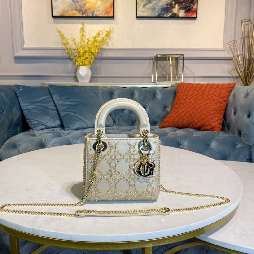 Chr1st1an D10r Lady D10r 17CM Replica Bag