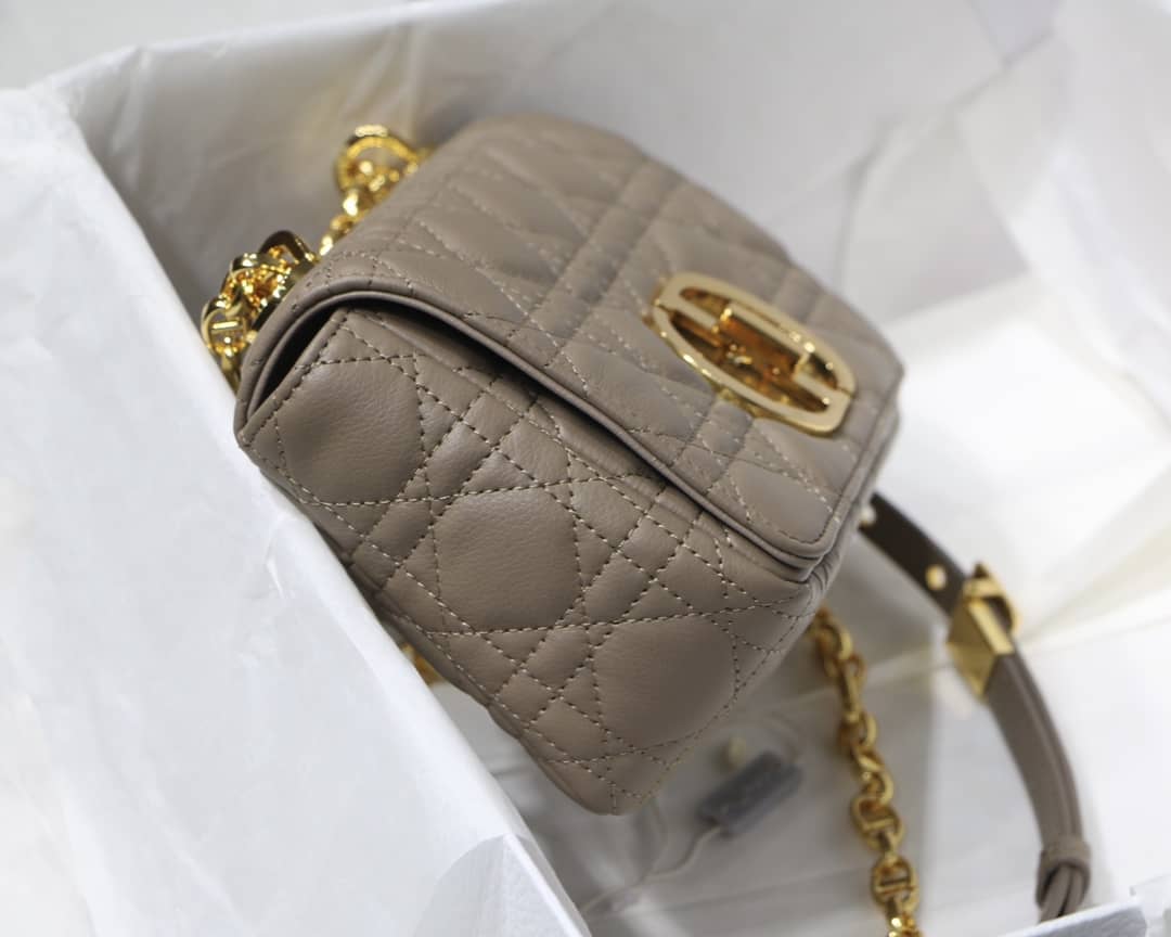 Chr1st1an D10r Caro Replica Bag