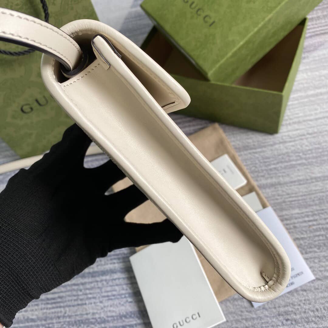 Gvc*1 GG Embossed Leather Mini Messenger Bag Replica White 625571