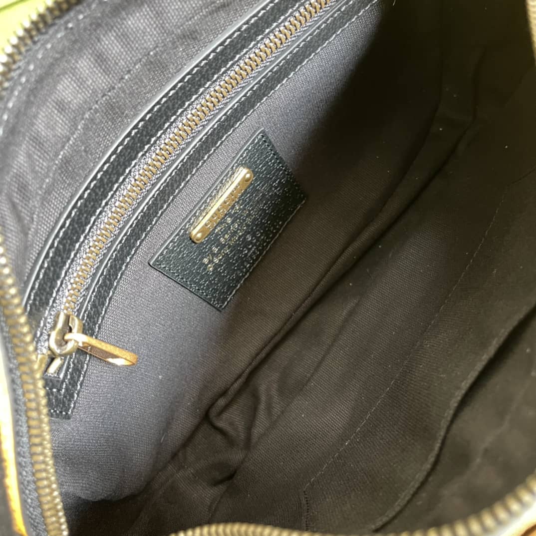 Gvc*1 Disney Svp*me GG Canvas Leather Belt Bag Replica 602695