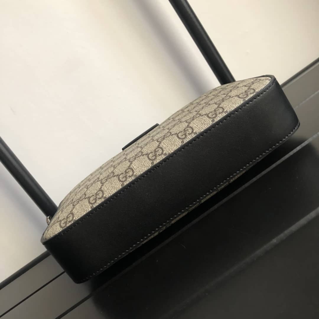 Gvc*1 GG Svp*me Wash Bag Replica Brown 495562