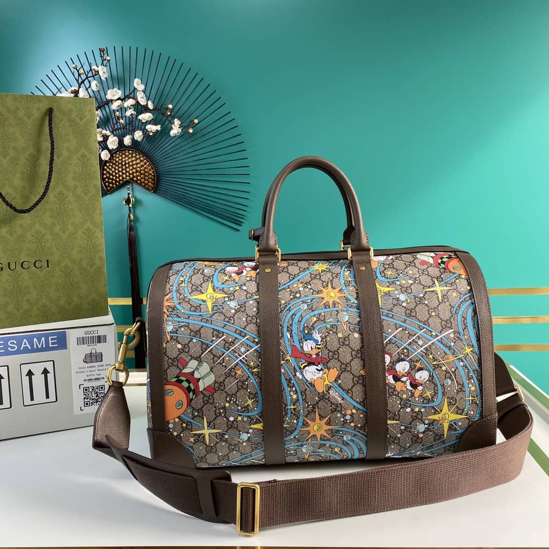 Gvc*1 x Disney Donald Duck Duffle Bag Replica 648085(Cola)