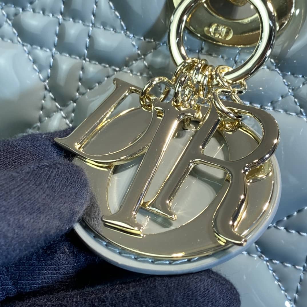 Chr1st1an D10r Lady D10r 24CM Replica Bag