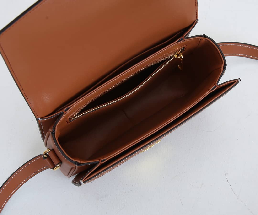 Ce1i*e Bag Dupe Triomphe Teen 18.5cm