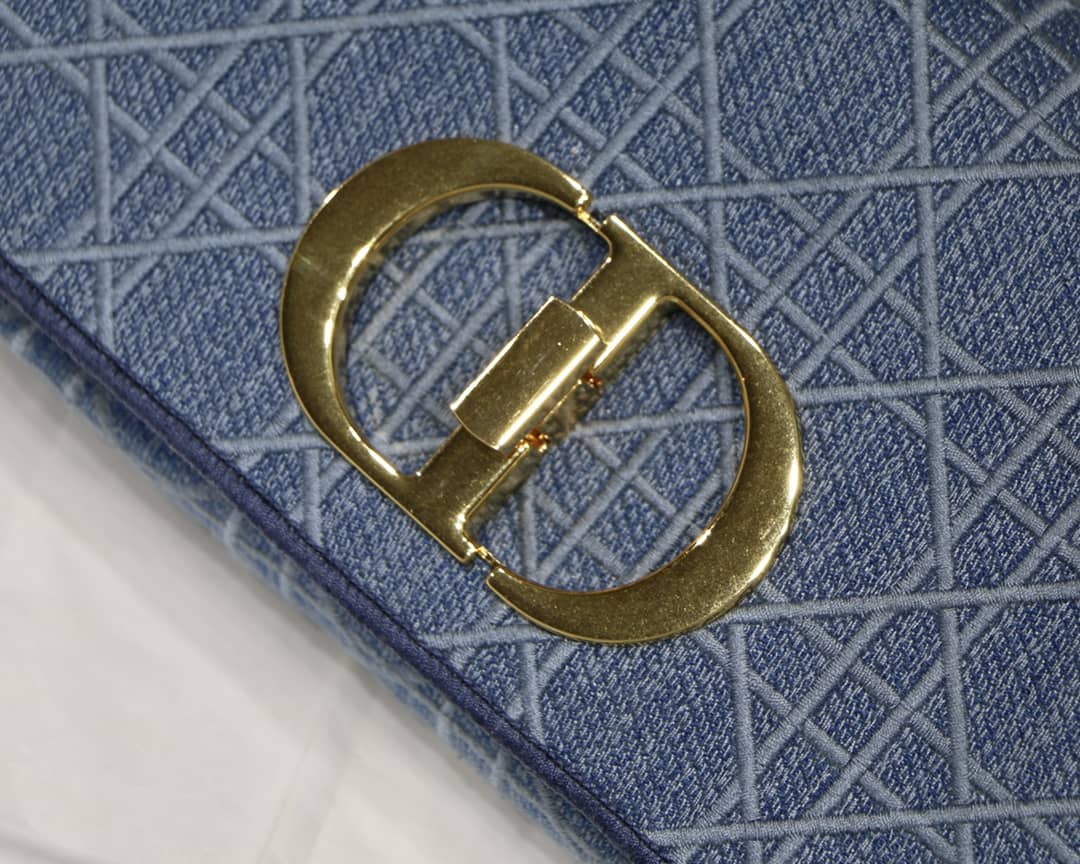 Chr1st1an D10r Caro Replica Bag