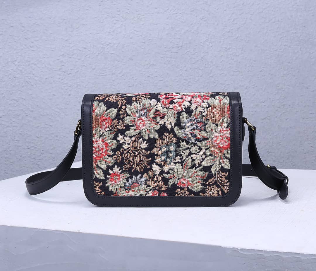Ce1i*e Triomphe Bag Dupe Teen 22cm
