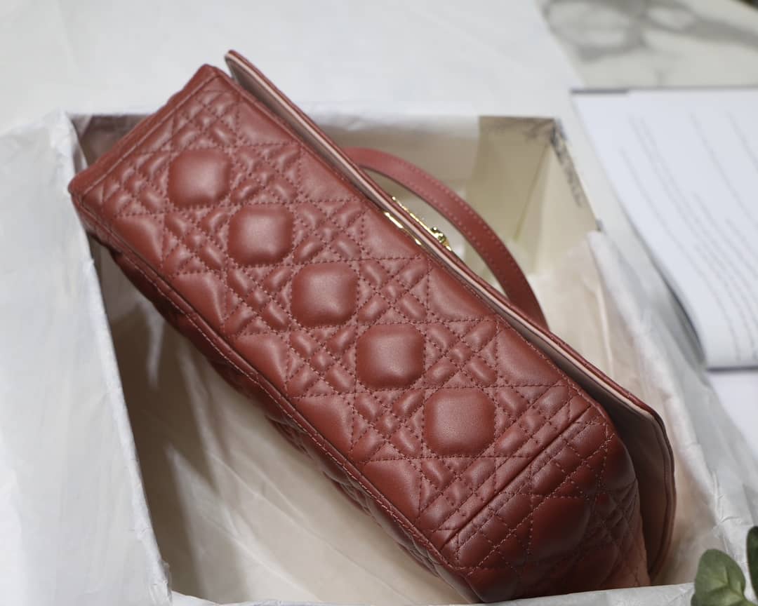 Chr1st1an D10r Caro Replica Bag