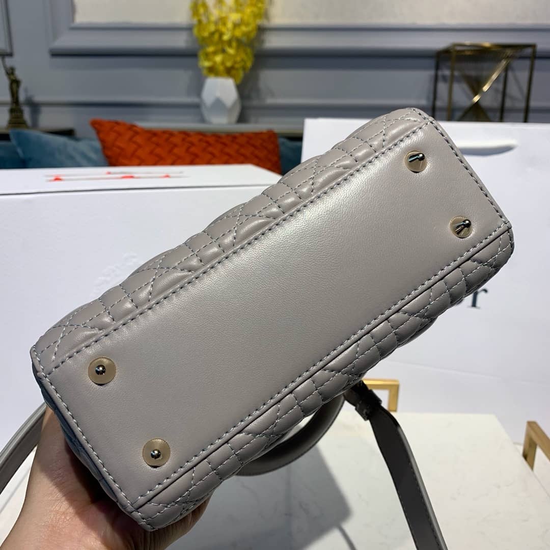 Chr1st1an D10r Lady D10r 20CM Replica Bag