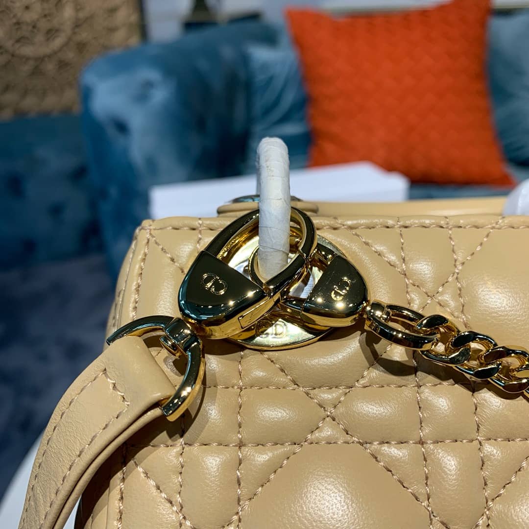 Chr1st1an D10r Lady D10r 17CM Replica Bag