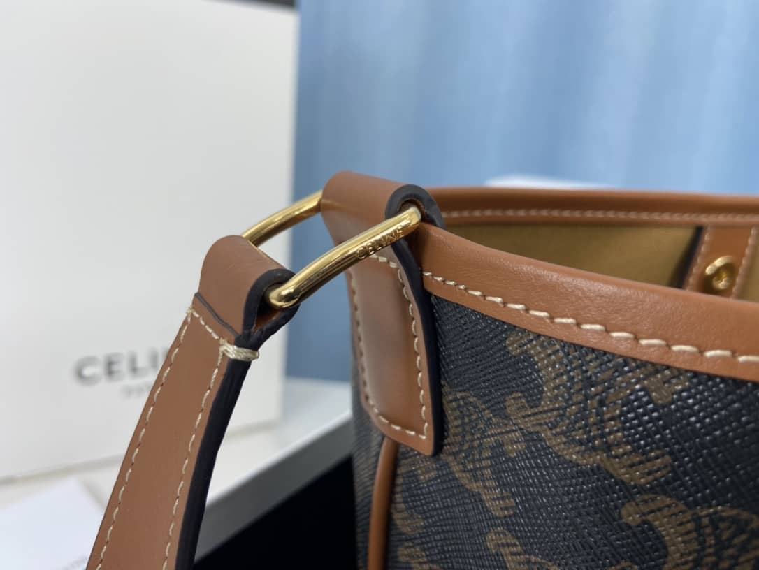 Ce1i*e Teen Triomphe Canvas Replica Bucket Bag