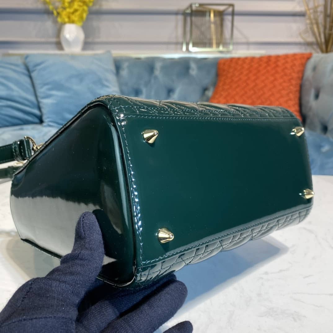 Chr1st1an D10r Lady D10r 24CM Replica Bag