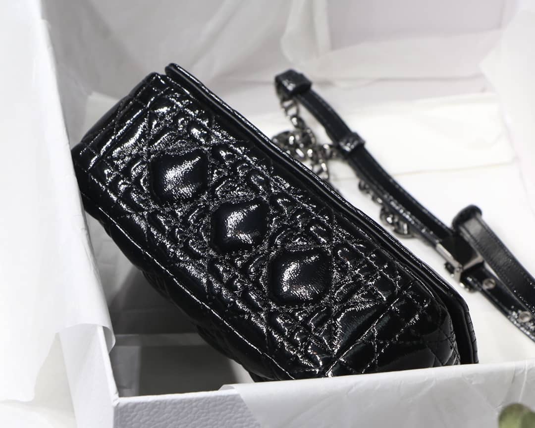 Chr1st1an D10r Caro Replica Bag