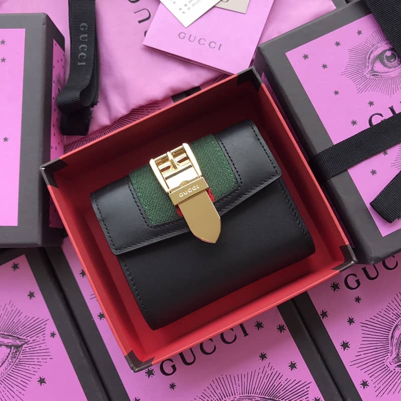 Gvc*1 Short Button Cowhide Leather Wallet Black 476081