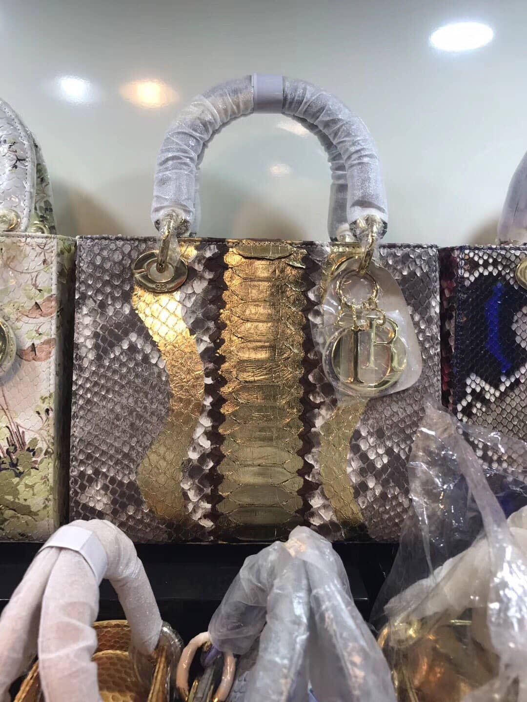 Chr1st1an D10r Lady D10r 24CM Replica Bag