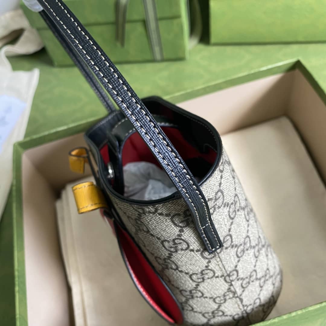 Gvc*1 GG Children Ladybug Svp*me Canvas Bucket Bag Replica 666277