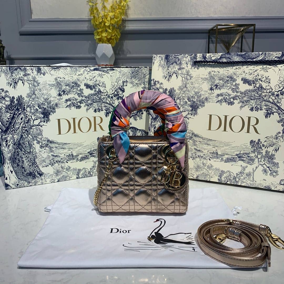 Chr1st1an D10r Lady D10r 17CM Replica Bag