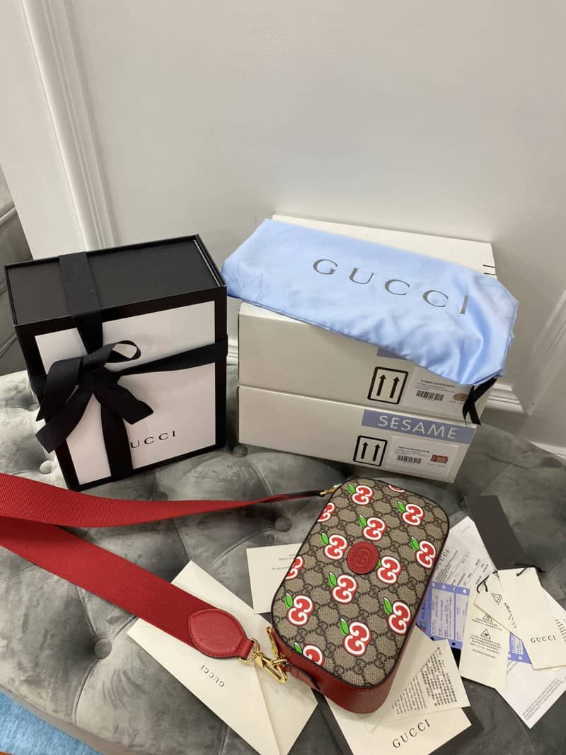 Gvc*1 Svp*me Canvas Camera Bag Replica Red 574886