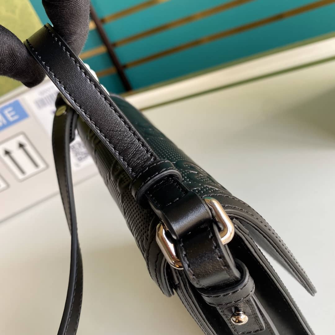 Gvc*1 GG Embossed Cosmetic Case Replica 627470