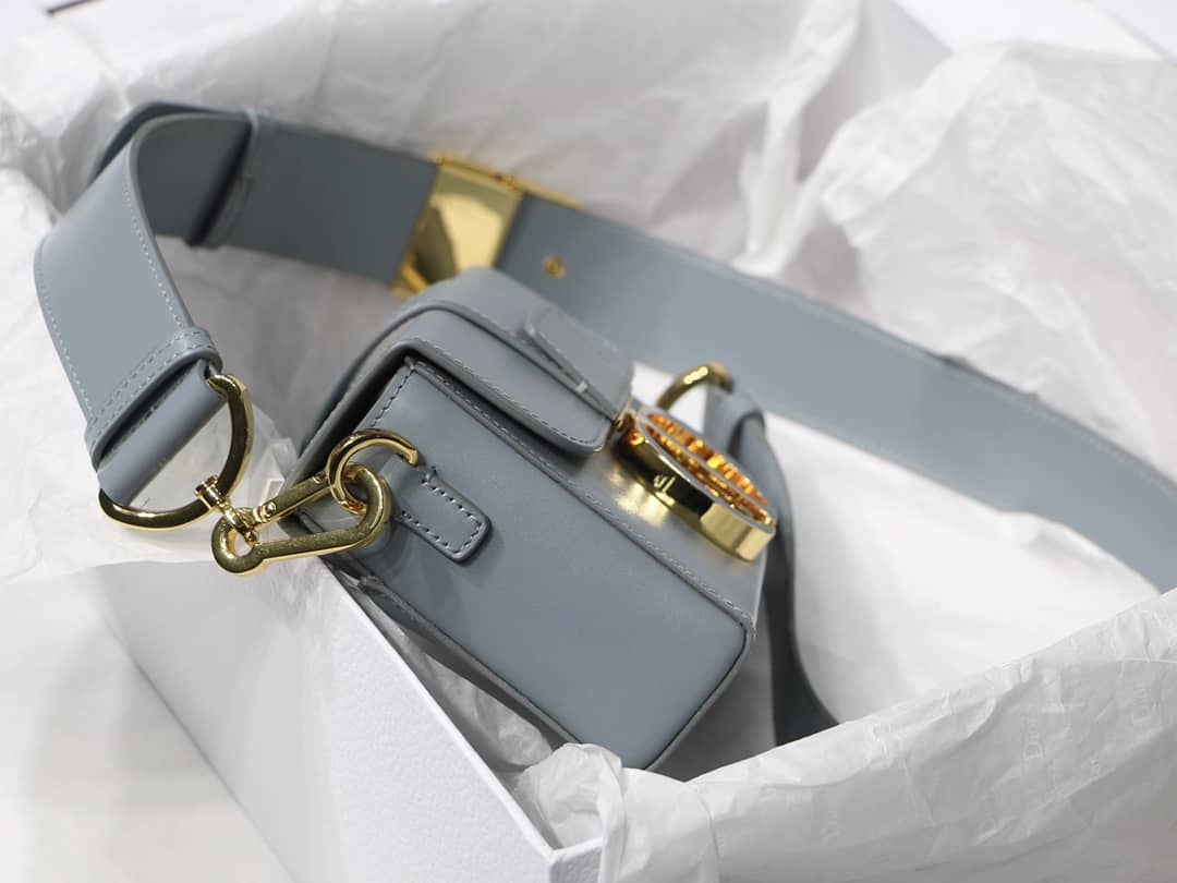 Chr1st1an D10r Montaigne Replica Bag