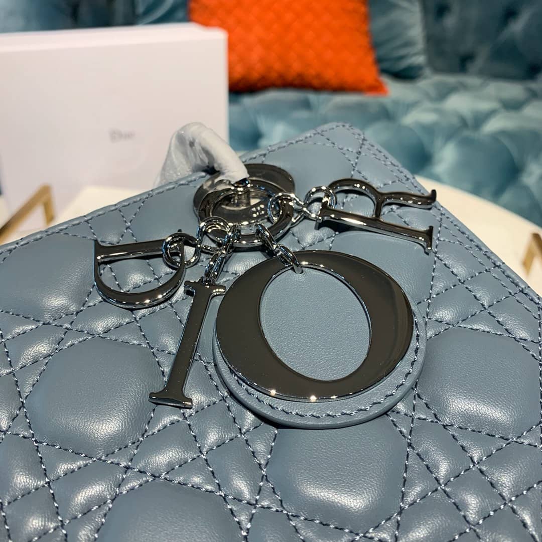 Chr1st1an D10r Lady D10r 24CM Replica Bag