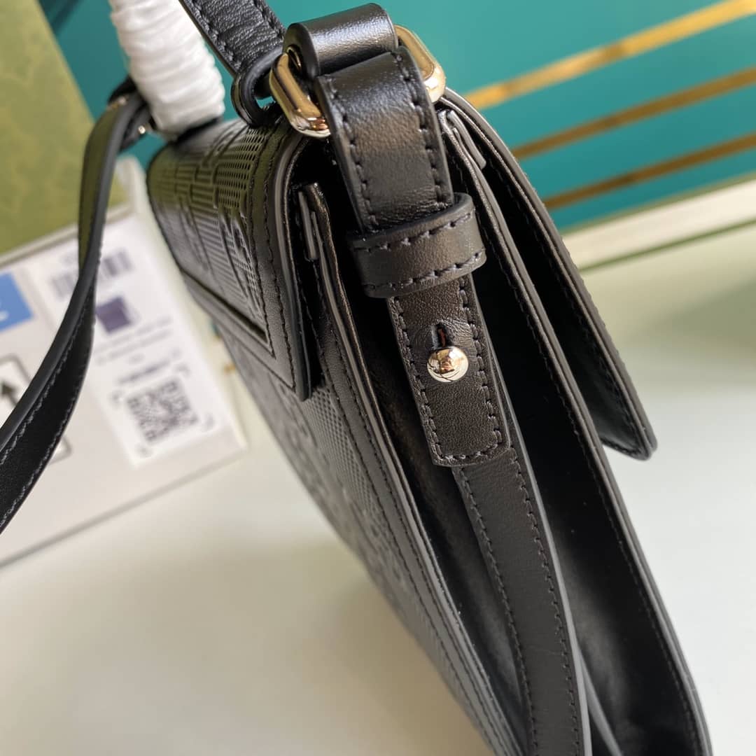 Gvc*1 GG Embossed Cosmetic Case Replica 627470