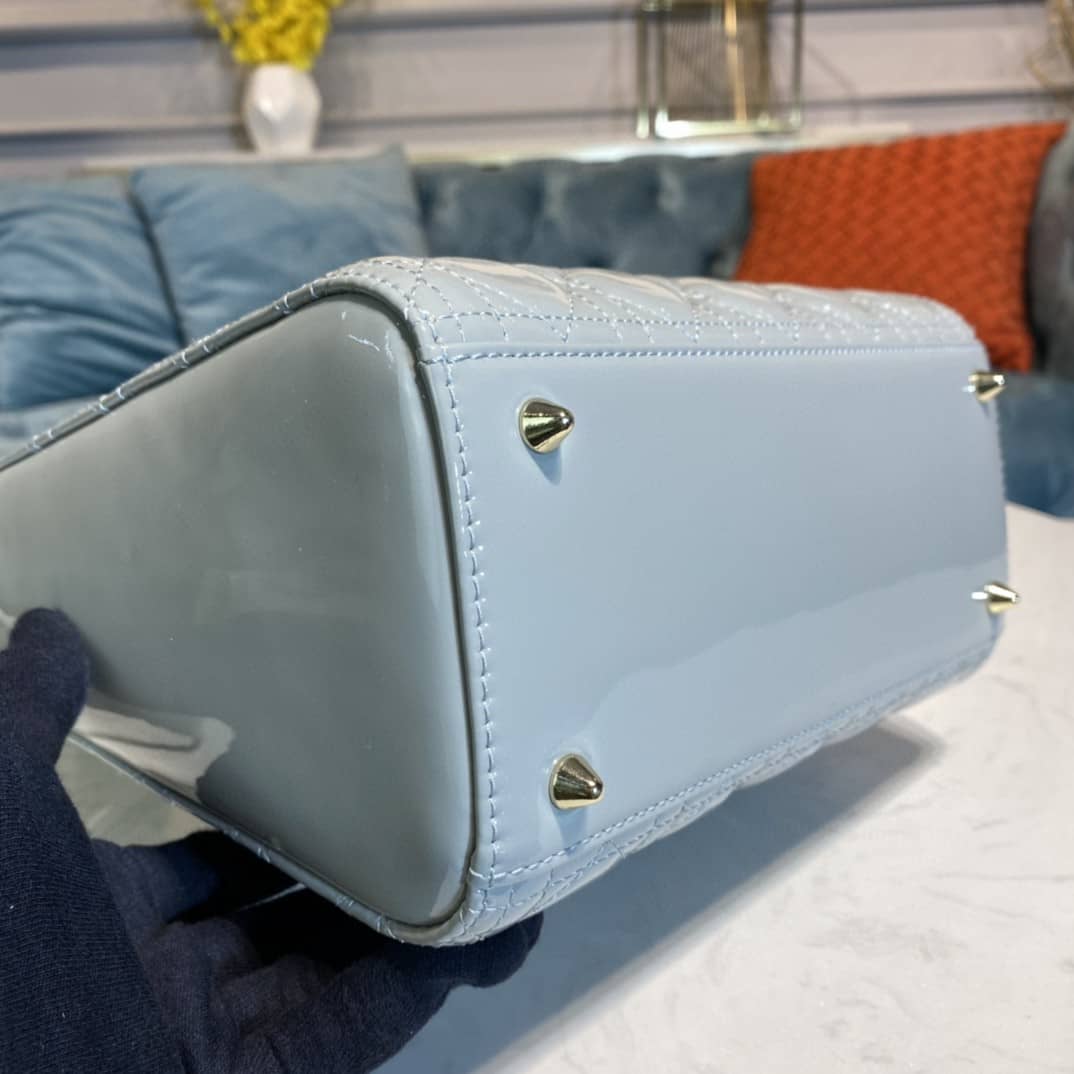 Chr1st1an D10r Lady D10r 24CM Replica Bag